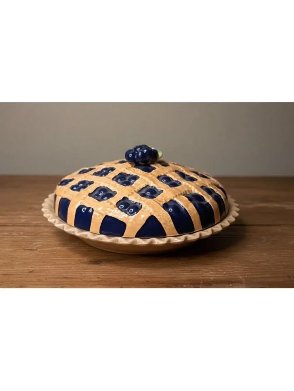 VTG Ceramic Universal Trump Corp Covered Recipe Pie Plate Blueberry Pie